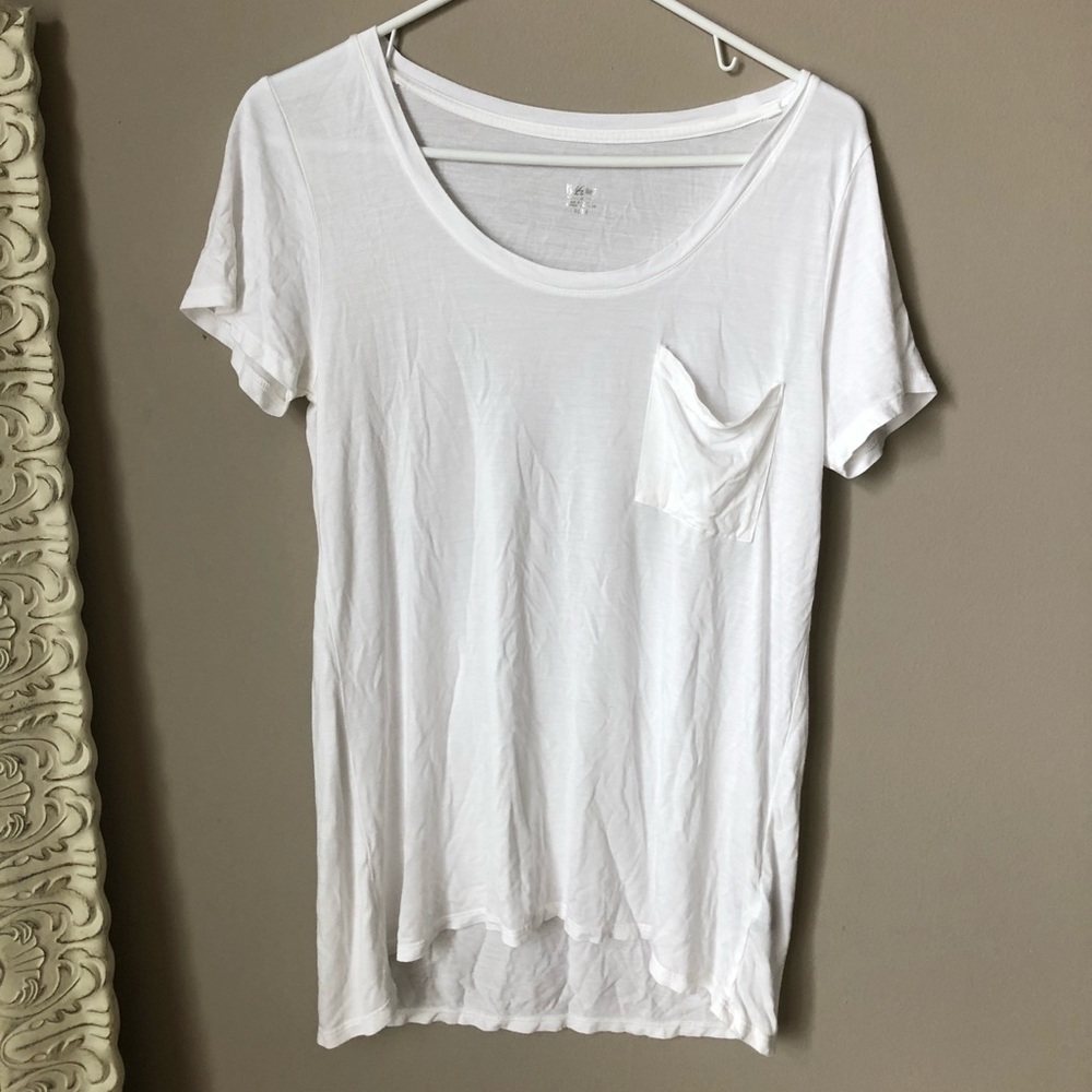White tee